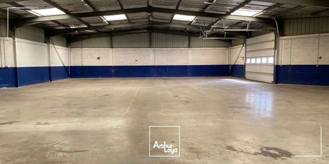 LOCAUX D'ACTIVITES AVEC HALL EXPOSITION A LOUER - SECTEUR ALES