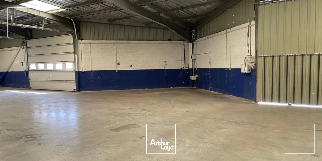 LOCAUX D'ACTIVITES AVEC HALL EXPOSITION A LOUER - SECTEUR ALES