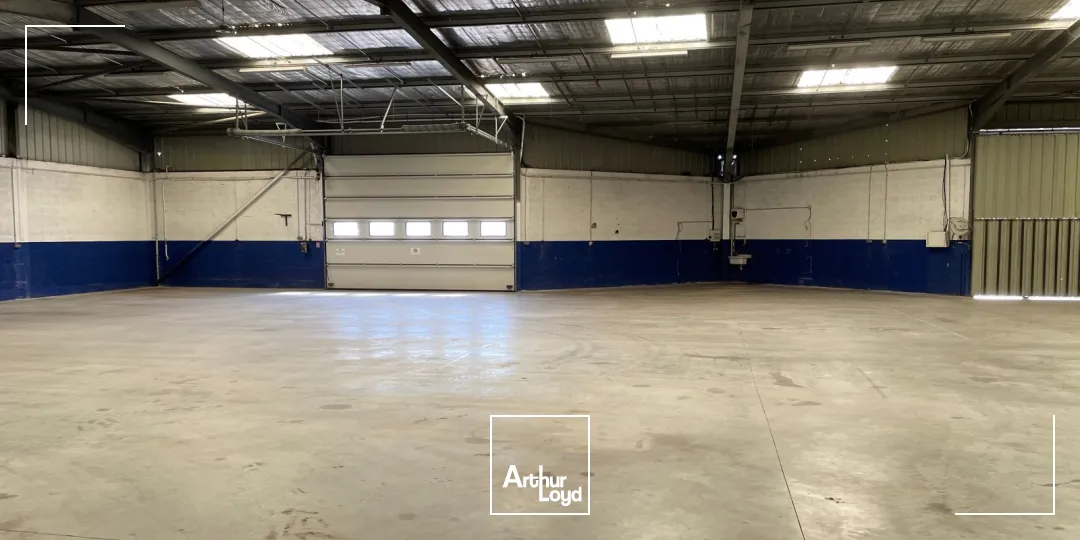 LOCAUX D'ACTIVITES AVEC HALL EXPOSITION A LOUER - SECTEUR ALES