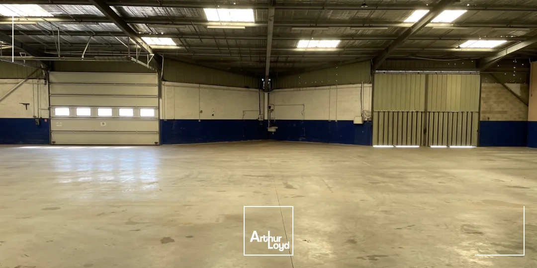 LOCAUX D'ACTIVITES AVEC HALL EXPOSITION A LOUER - SECTEUR ALES