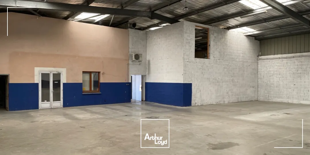 LOCAUX D'ACTIVITES AVEC HALL EXPOSITION A LOUER - SECTEUR ALES