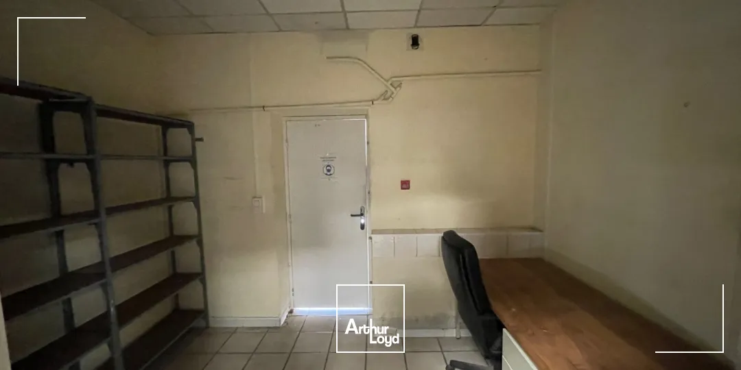 LOCAUX D'ACTIVITES AVEC HALL EXPOSITION A LOUER - SECTEUR ALES