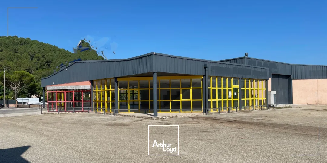 LOCAUX D'ACTIVITES AVEC HALL EXPOSITION A LOUER - SECTEUR ALES