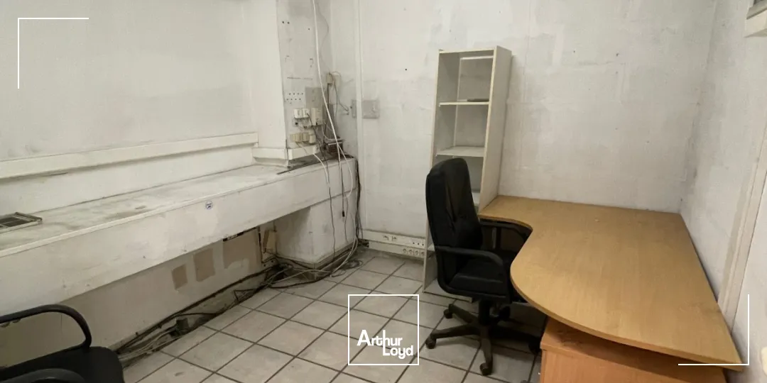 LOCAUX D'ACTIVITES AVEC HALL EXPOSITION A LOUER - SECTEUR ALES