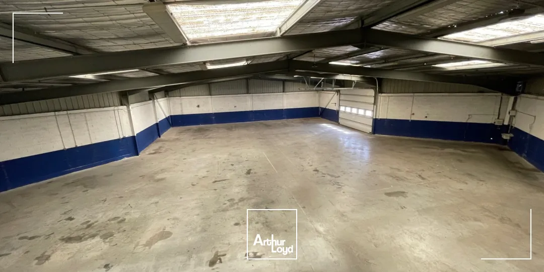 LOCAUX D'ACTIVITES AVEC HALL EXPOSITION A LOUER - SECTEUR ALES