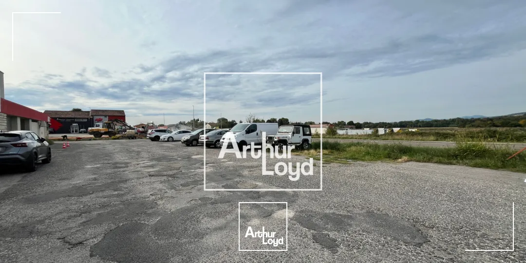 À LOUER - BUREAUX AVEC STOCKAGE - SAINT-HILAIRE-DE-BRETHMAS (30560)