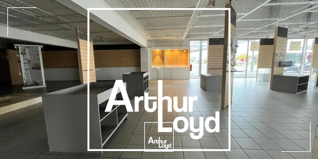 Emplacement commercial à louer - Forte visibilité - NIMES OUEST