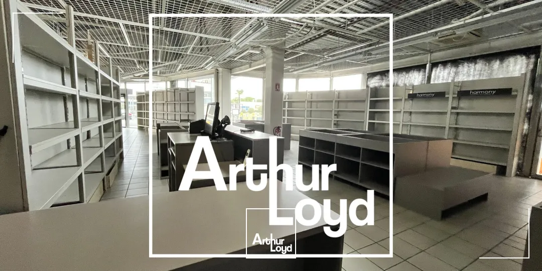 Emplacement commercial à louer - Forte visibilité - NIMES OUEST