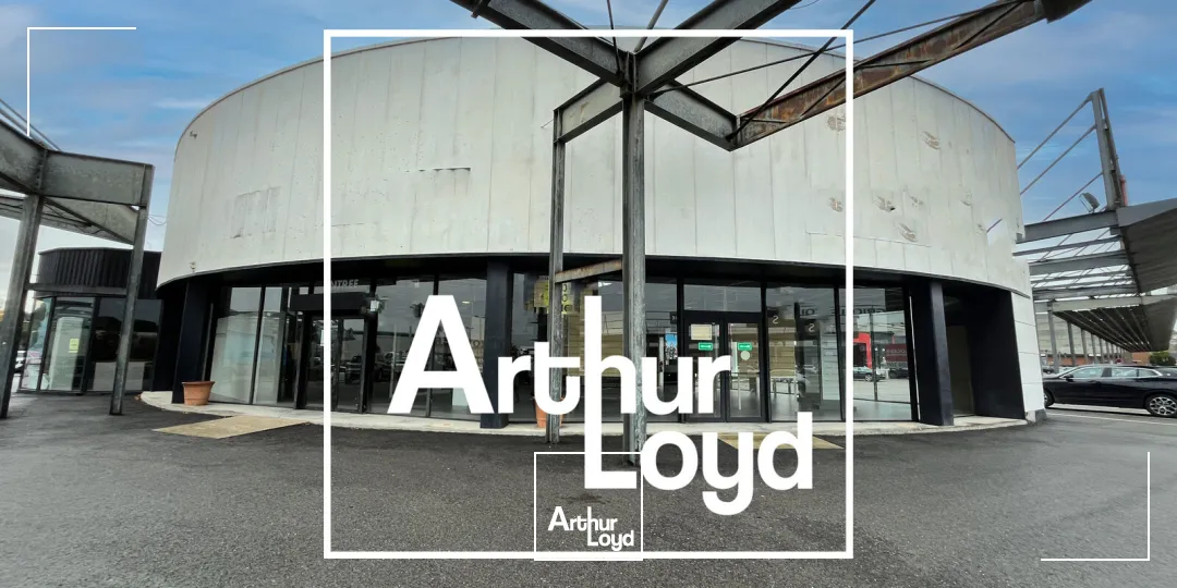 Emplacement commercial à louer - Forte visibilité - NIMES OUEST