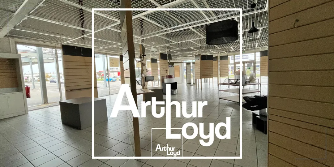 Emplacement commercial à louer - Forte visibilité - NIMES OUEST