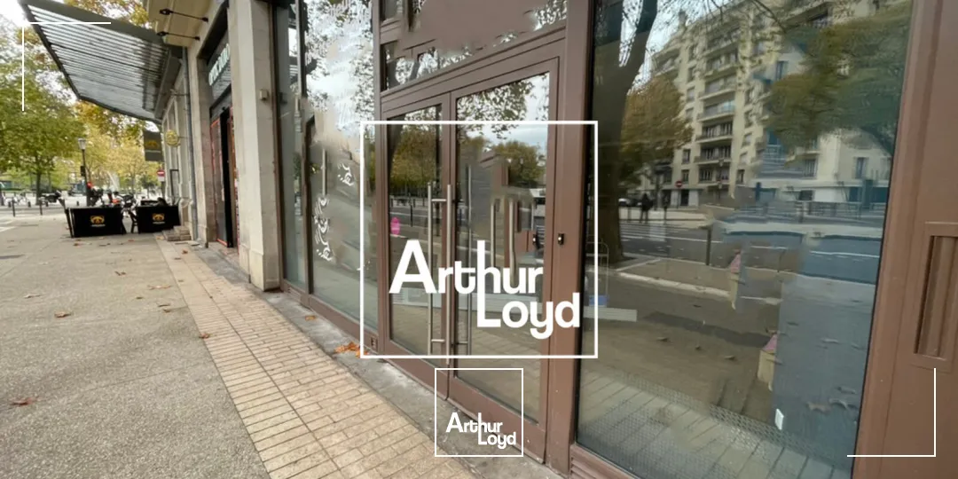 Emplacement n°1 - Très belle visibilité - Local commercial - Nîmes Centre-Ville / Proche Arènes