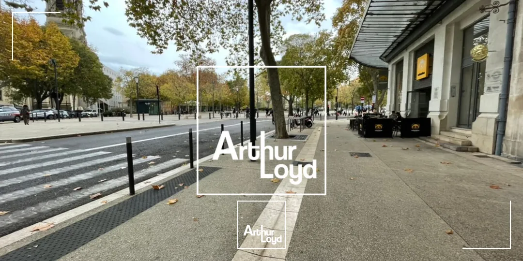 Emplacement n°1 - Très belle visibilité - Local commercial - Nîmes Centre-Ville / Proche Arènes