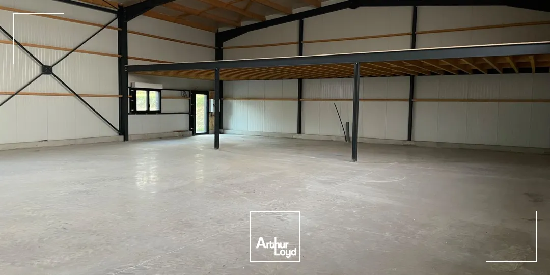 LOCAL D'ACTIVITE A LOUER - 500M² DIVISIBLES - SAINT-THURIAU