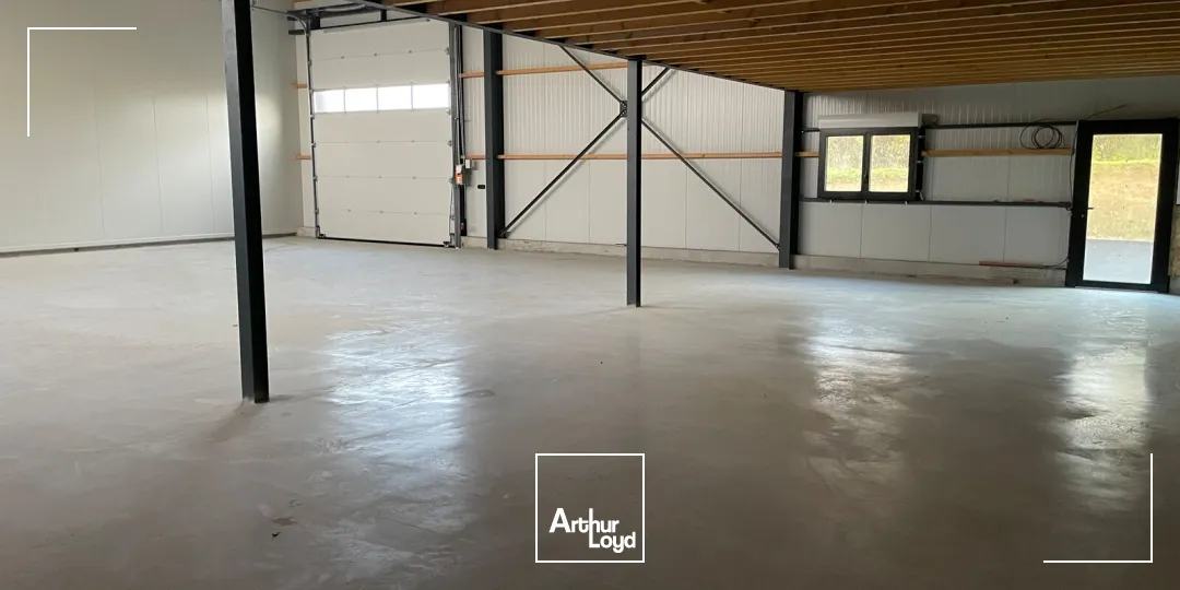 LOCAL D'ACTIVITE A LOUER - 500M² DIVISIBLES - SAINT-THURIAU