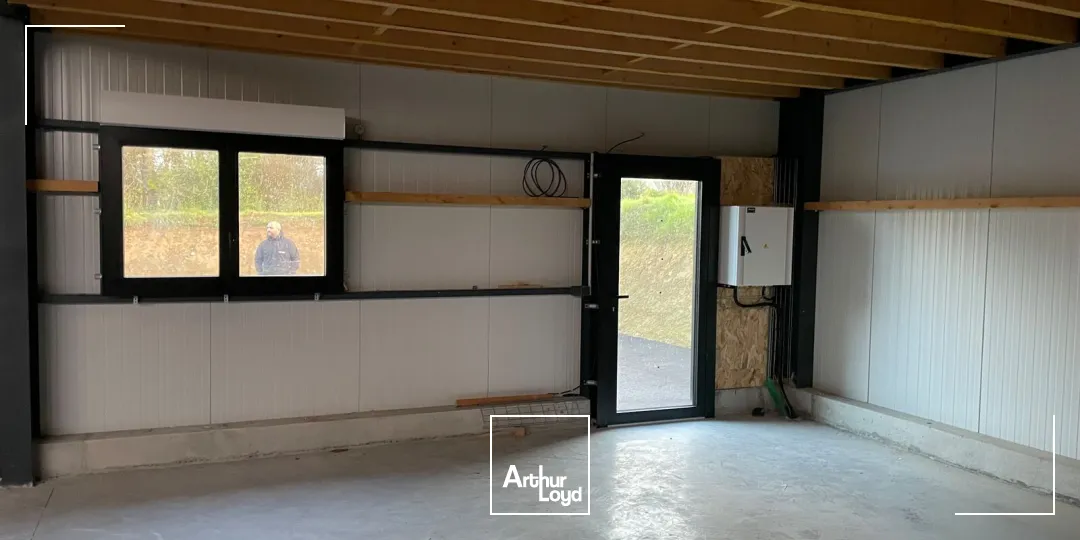 LOCAL D'ACTIVITE A LOUER - 500M² DIVISIBLES - SAINT-THURIAU