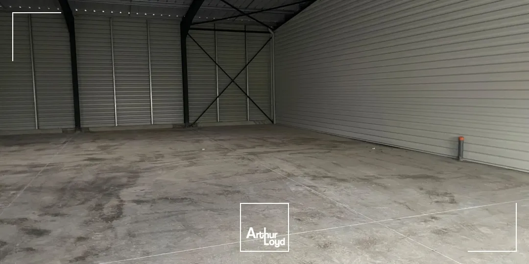 A LOUER - LOCAL D'ACTIVITE 360 M² - SAINT AVE