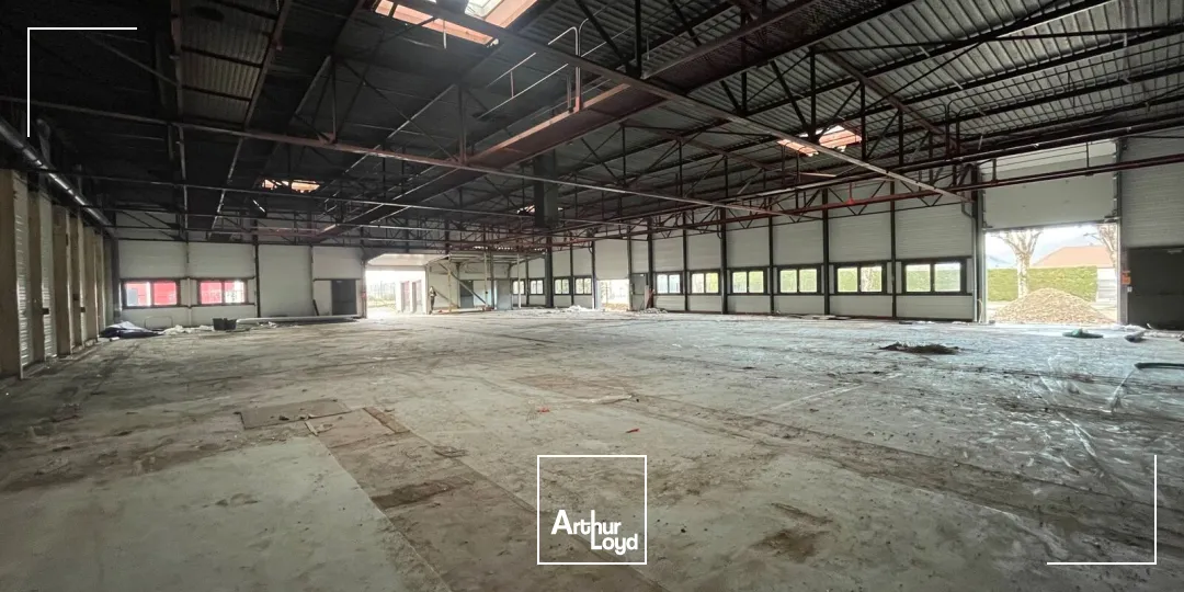 Opportunité d'achat ou location : locaux d'activité de 764 m² à St Etienne de Crossey