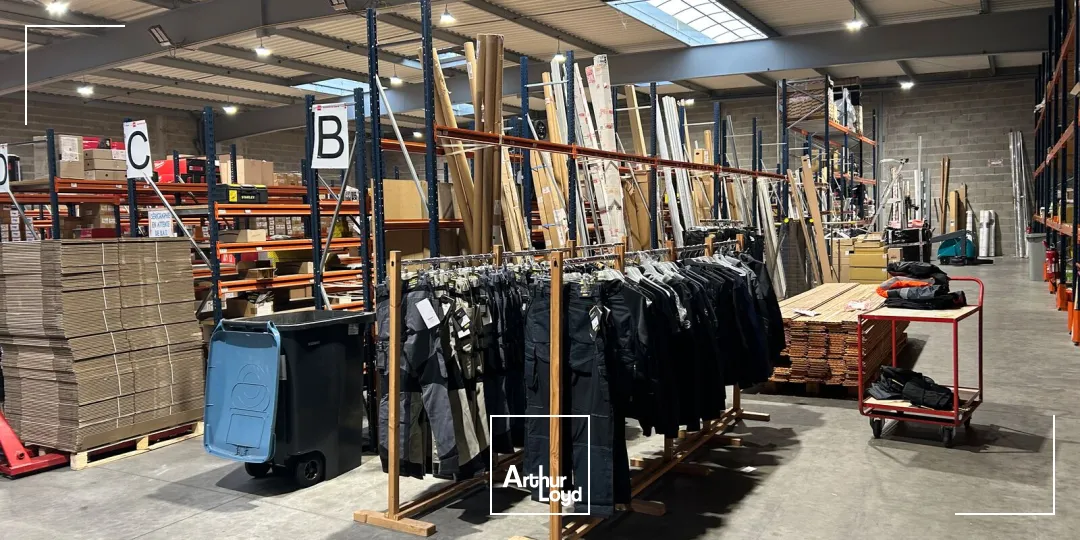 Aux Sorinières, cellule d'activité à louer