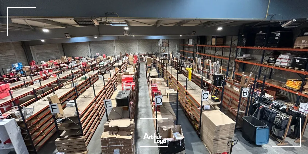 Aux Sorinières, cellule d'activité à louer