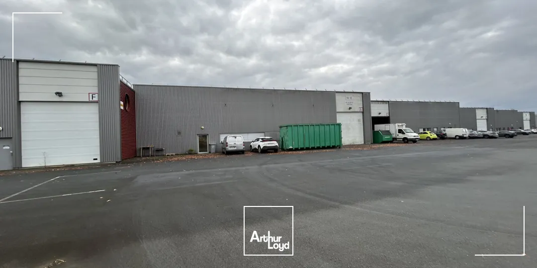 Aux Sorinières, cellule d'activité à louer