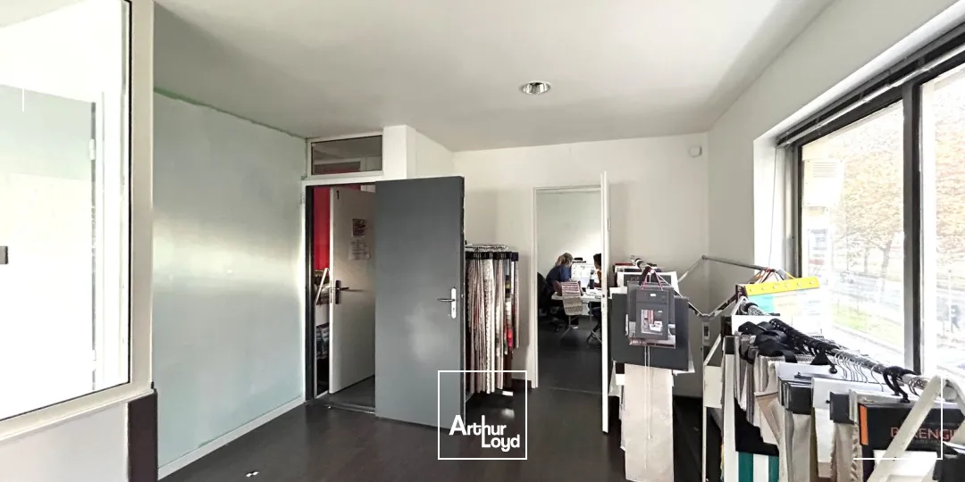 Bureaux à louer 152 m² divisibles - Visibilité sur axe pasasnt - Bordeaux - Bassins à Flots/Bacalan