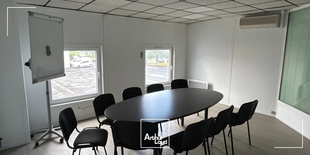 Entrepôt de 500m2 à louer sur le Centre régional de transport.