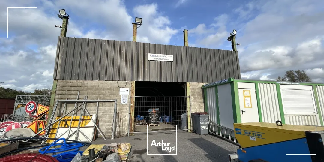Entrepôt/Terrain à vendre sur le secteur de SAINT AMAND LES EAUX
