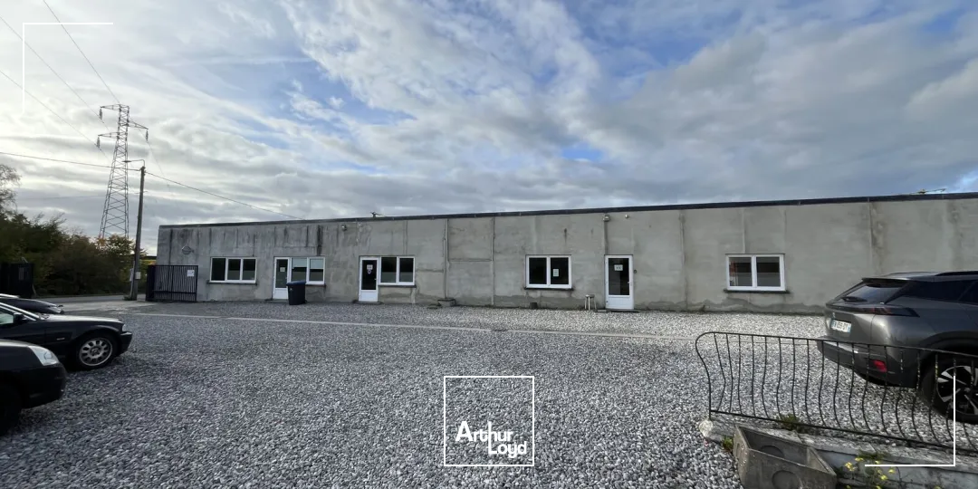 Entrepôt/Terrain à vendre sur le secteur de SAINT AMAND LES EAUX