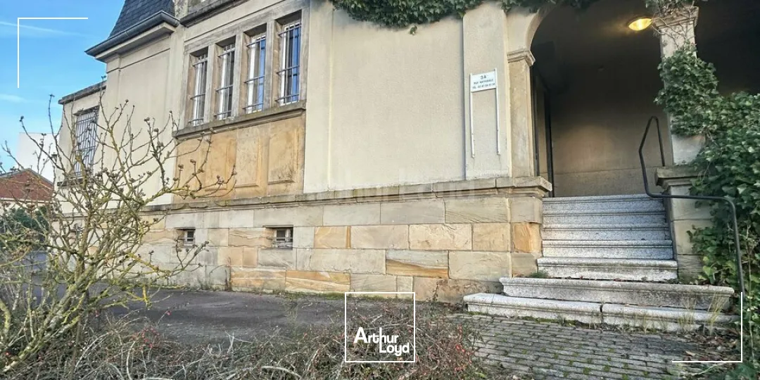 LOCAL D'ACTIVITE - ENTREPOT à VENDRE de 248 m²