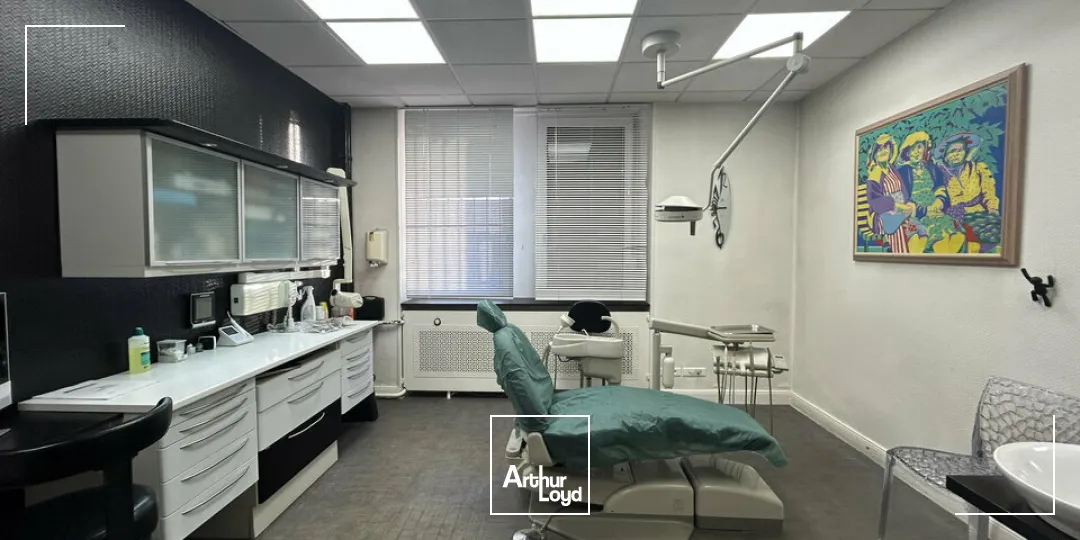 LOCAL D'ACTIVITE - ENTREPOT à VENDRE de 248 m²