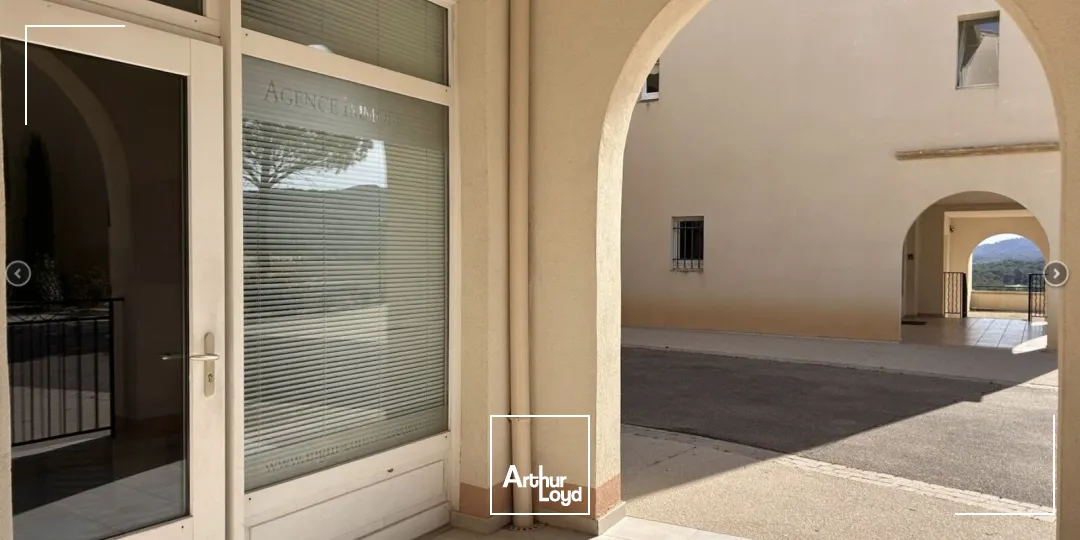 Murs commerciaux à vendre avec 11 caves Domaine de Pont Royal Mallemort