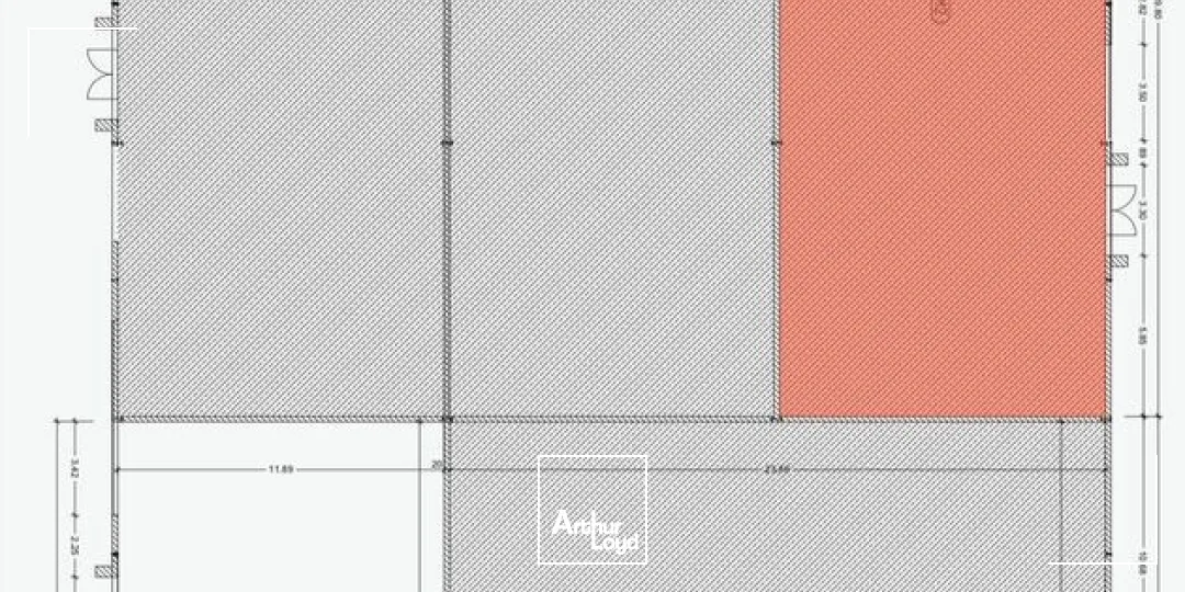 Local commercial 354 m² à louer avec grande vitrine d'angle à Salon de Provence La Gandonne