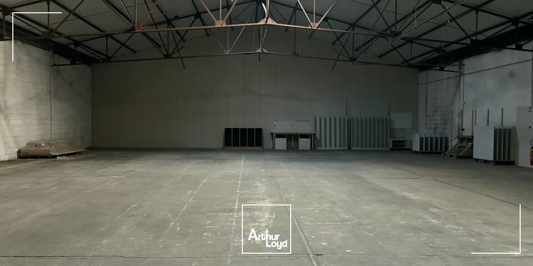 LOCAL D'ACTIVITE - ENTREPOT à VENDRE de 540 m²