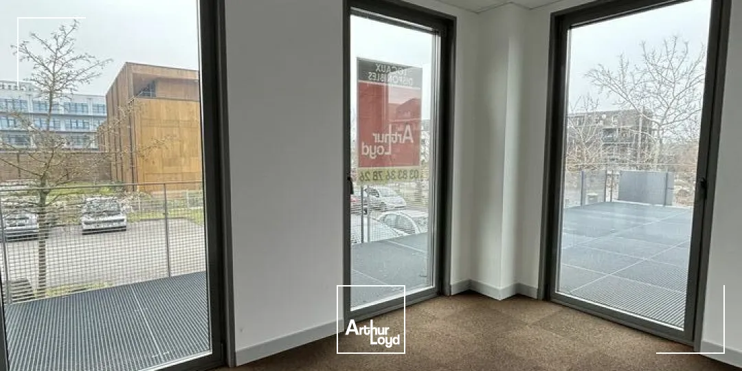 BUREAUX à VENDRE de 83 m²