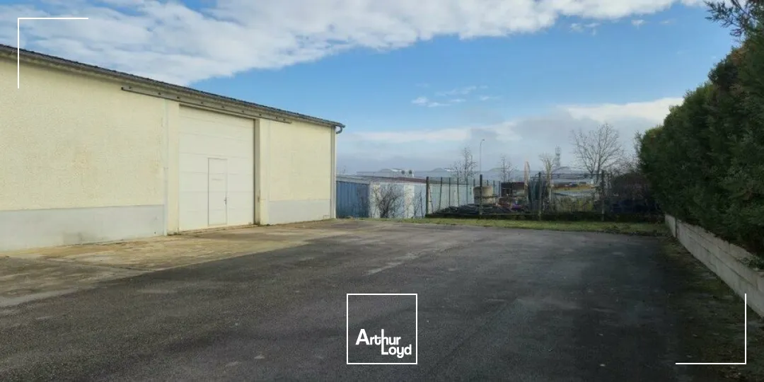 CHEVIGNY-SAINT-SAUVEUR - LOCAL D'ACTIVITES - A LOUER