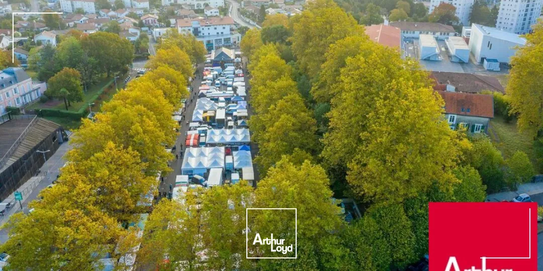 ANGLET EMPLACEMENT PREMIUM 156M2 SUR AXE PASSANT