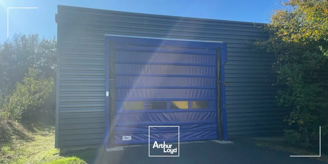 LOCAL D'ACTIVITE 1&nbsp;290M² - A VENDRE - ESSART