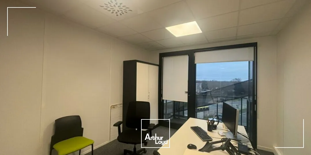 À LOUER  Bureaux 402,50 m²  La Roche-sur-Yon (Zone Nord  Quartier tertiaire)