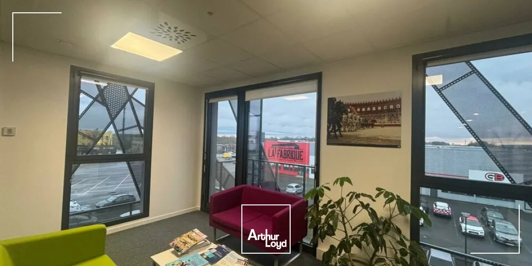 À LOUER  Bureaux 402,50 m²  La Roche-sur-Yon (Zone Nord  Quartier tertiaire)