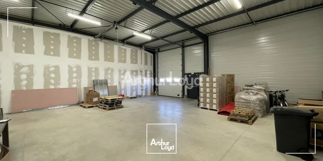 Local Commercial 530 m2 avec Parking