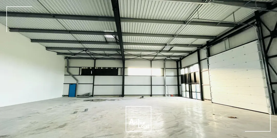 A LOUER - LE HAVRE PLATEAU NORD - LOCAL D'ACTIVITÉ NEUF BRUT DE BÉTON D'ENVIRON 285 m2 + 6 STATIONNEMENTS PRIVATIFS