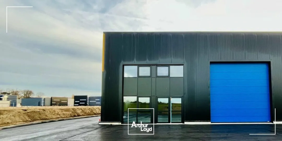 A LOUER - LE HAVRE PLATEAU NORD - LOCAL D'ACTIVITÉ NEUF BRUT DE BÉTON D'ENVIRON 285 m2 + 6 STATIONNEMENTS PRIVATIFS