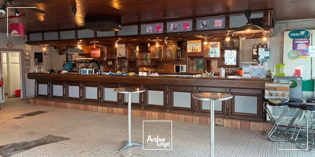 A LOUER OU A VENDRE LOCAL COMMERCIAL DE 170M2 DANS CENTRE COMMERCIAL-SAINT NAZAIRE