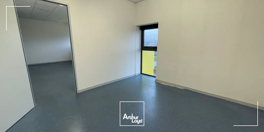 A LOUER - LOCAL D'ACTIVITE DE 575 M² - ZA DU PRAT VANNES