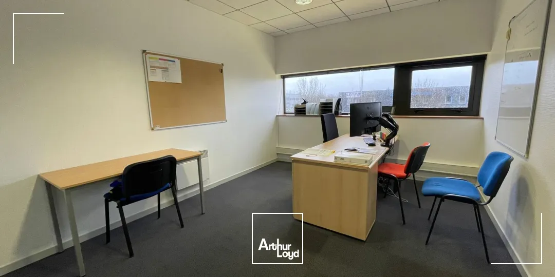 A LOUER - LOCAL D'ACTIVITE DE 575 M² - ZA DU PRAT VANNES