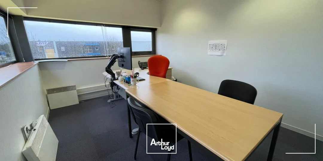 A LOUER - LOCAL D'ACTIVITE DE 575 M² - ZA DU PRAT VANNES