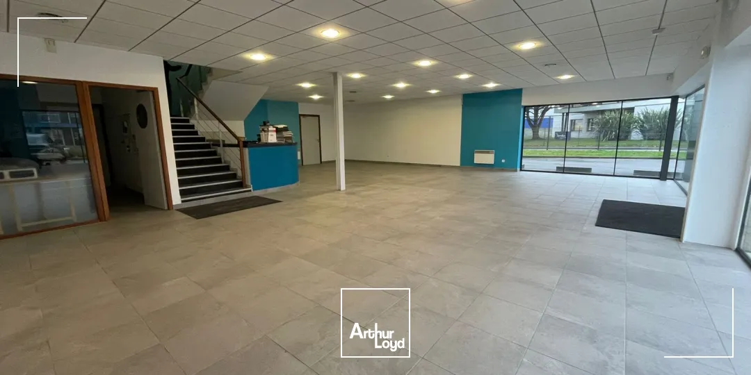 A LOUER - LOCAL D'ACTIVITE DE 575 M² - ZA DU PRAT VANNES