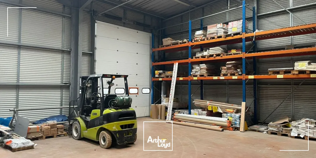 A LOUER - LOCAL D'ACTIVITE DE 575 M² - ZA DU PRAT VANNES