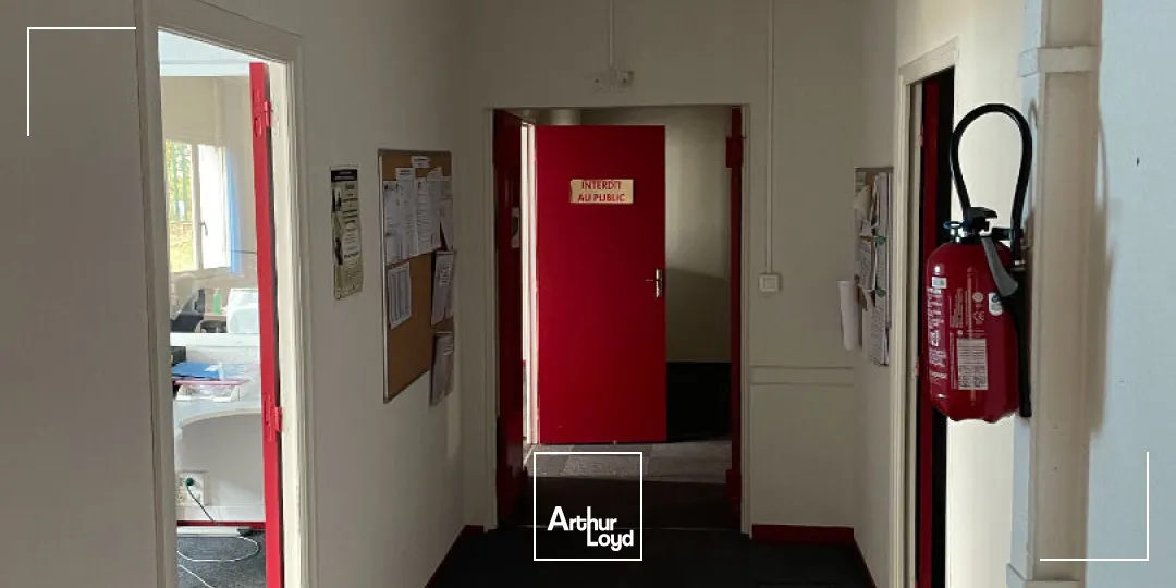 ALOUER -- LIMOGES SUD -- Local d'activité 1&nbsp;000 m²