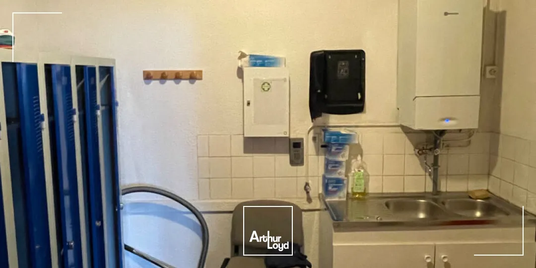 ALOUER -- LIMOGES SUD -- Local d'activité 1&nbsp;000 m²